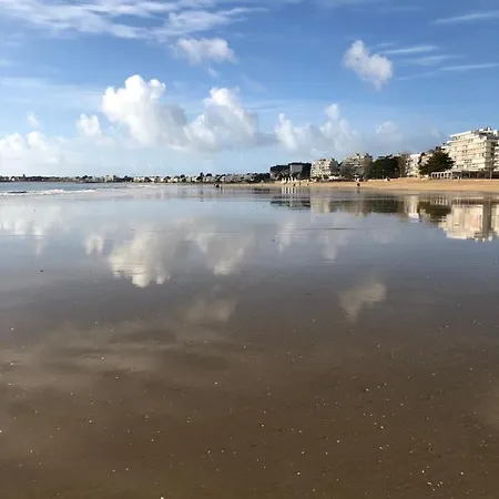 Dans La Colibri, * La Baule