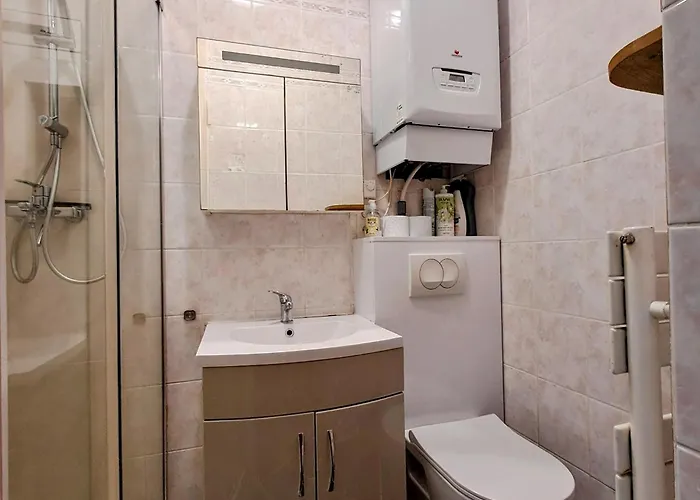 Holiday home Dans La Colibri, *