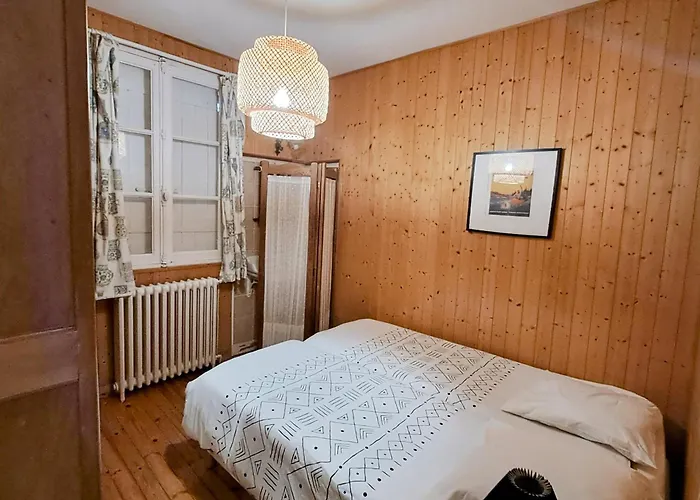 Holiday home Dans La Colibri,